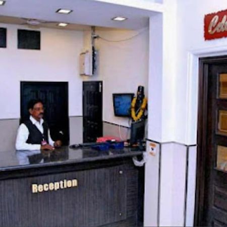 Vitthal Inn Pandharpur Extérieur photo